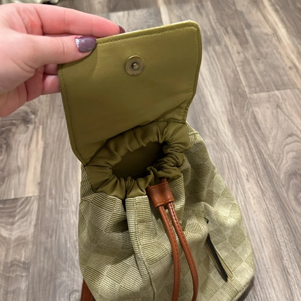 🎒 Universal Thread Checkered Mini Backpack - Picture 2 of 5